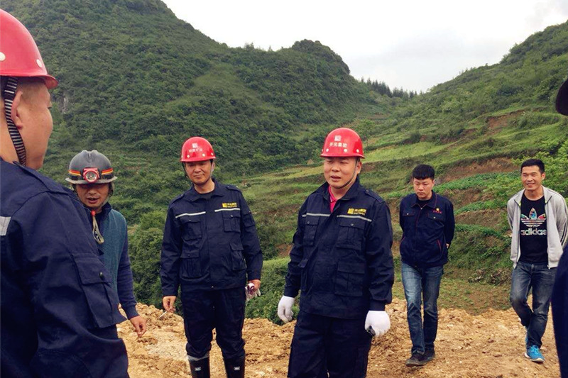 集團領(lǐng)導深入貴州開元一線視察工作